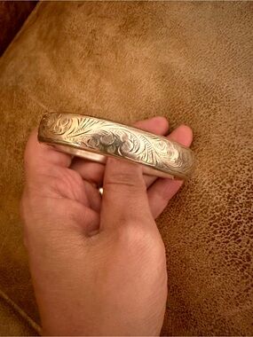 Sterling silver, Engraved, Hinged Bangle Bracelet
